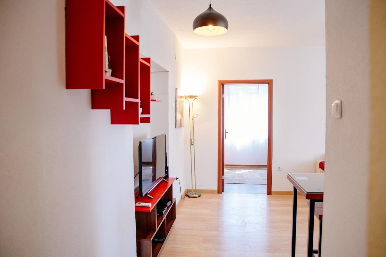 Peaceful City Center Apartment Podgorica Bagian luar foto