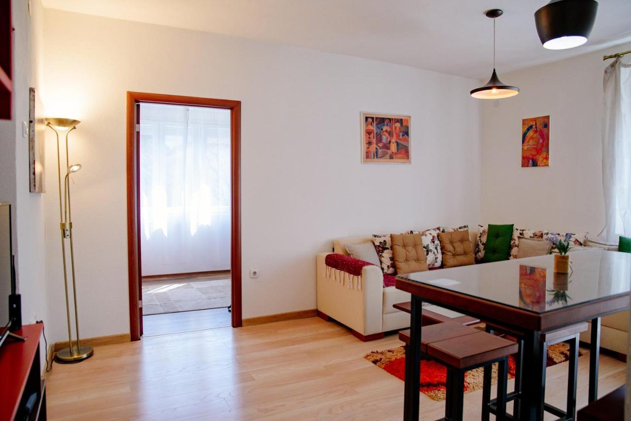 Peaceful City Center Apartment Podgorica Bagian luar foto