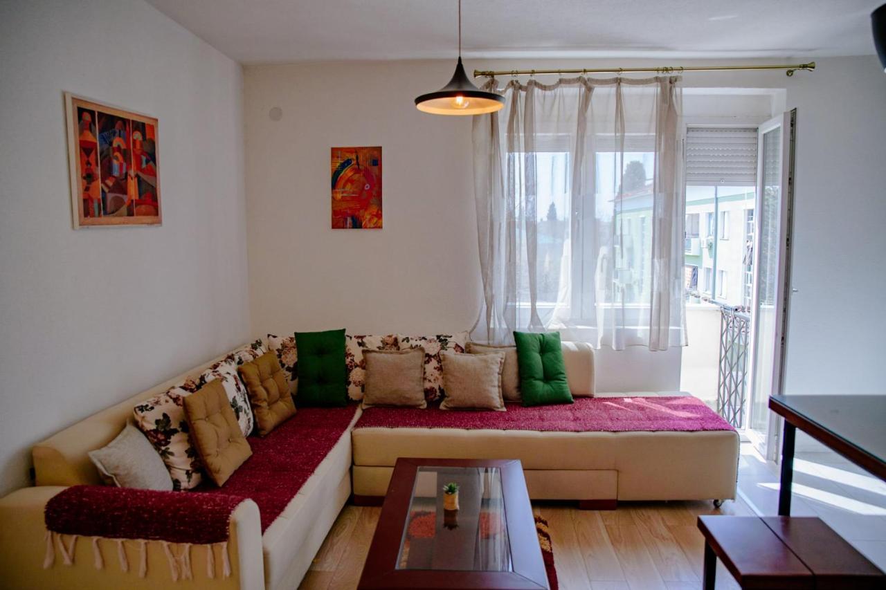 Peaceful City Center Apartment Podgorica Bagian luar foto