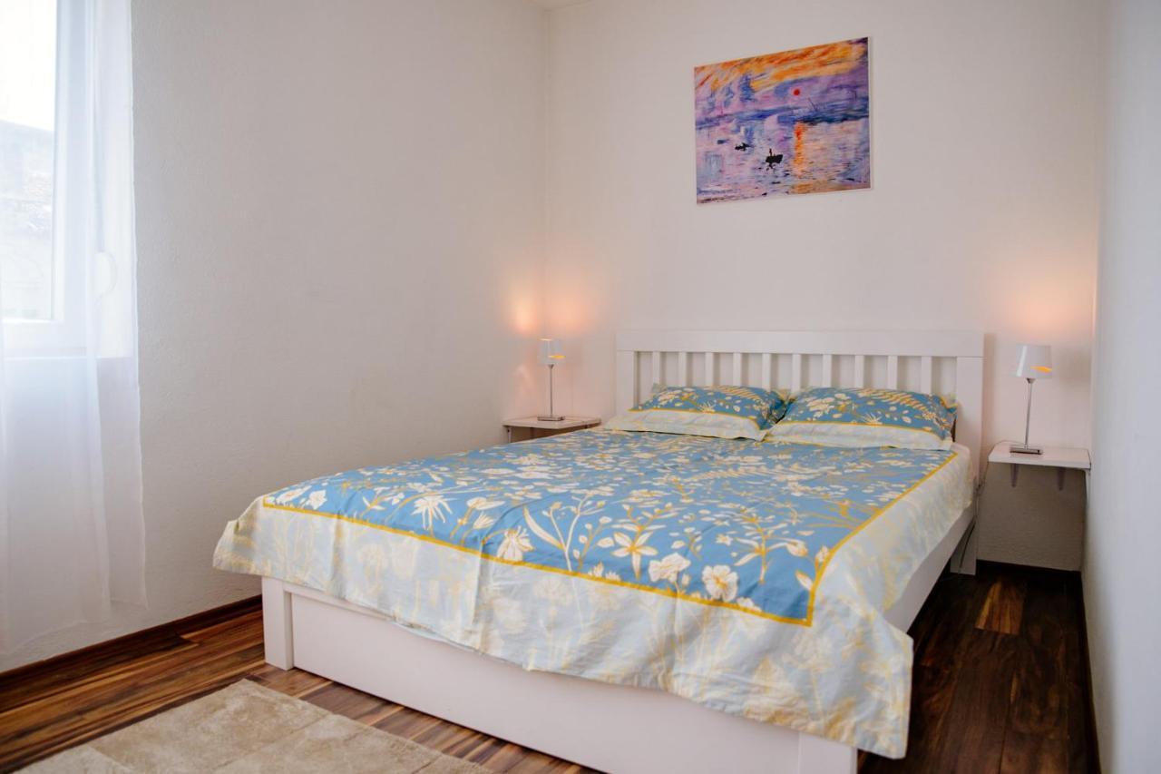 Peaceful City Center Apartment Podgorica Bagian luar foto