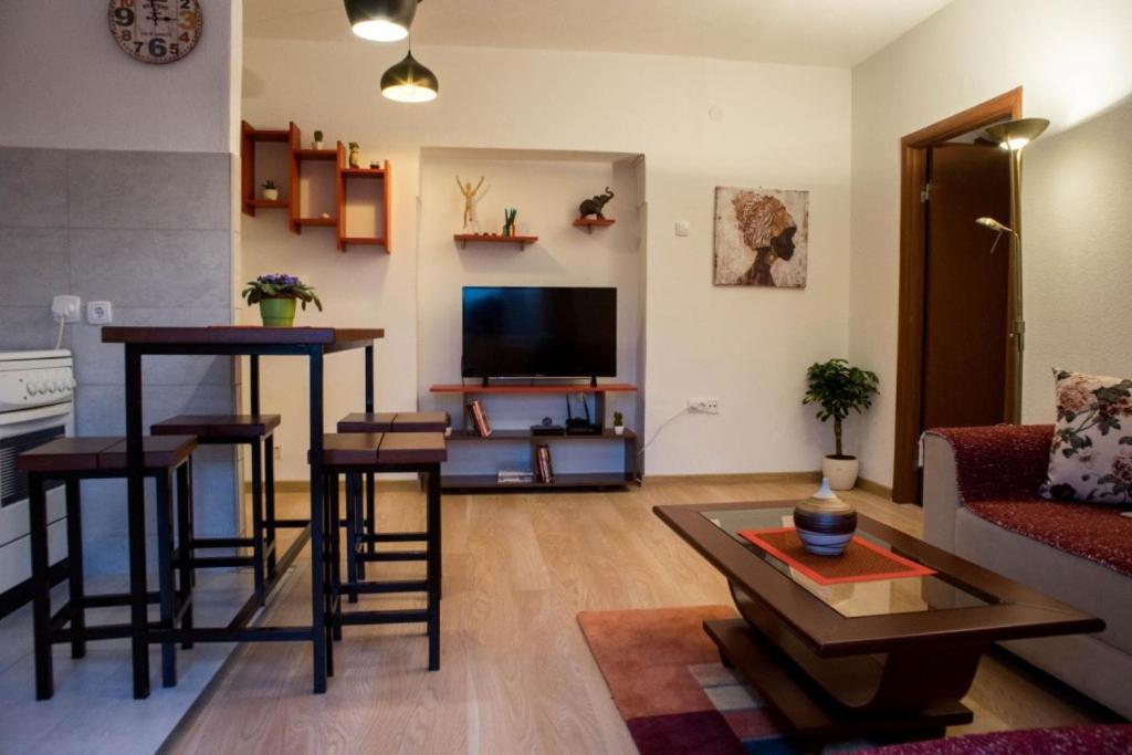 Peaceful City Center Apartment Podgorica Bagian luar foto